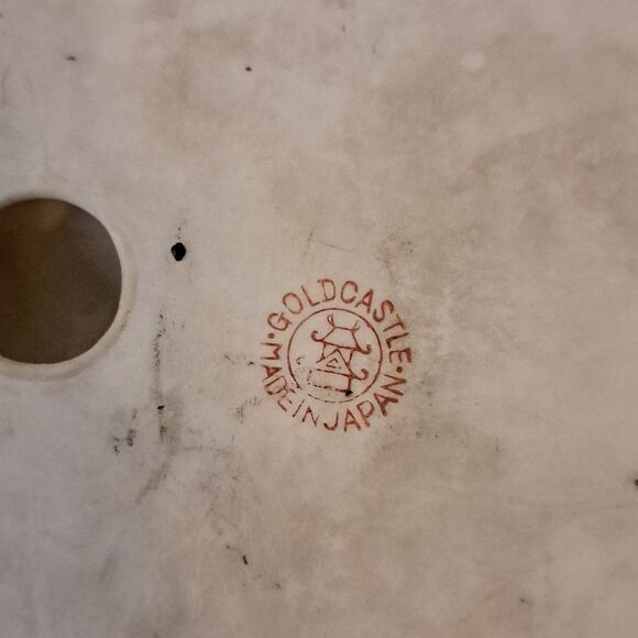 Gold Castle Cermaic gold trim with bird ashtray - Picture 3 of 4